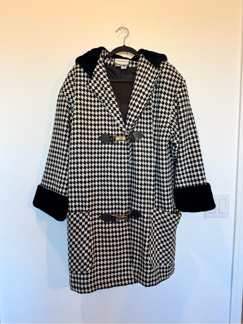 Ashley Scott Wool Blend Houndstooth Over Coat- Mob Wife Old Hollywood Statement